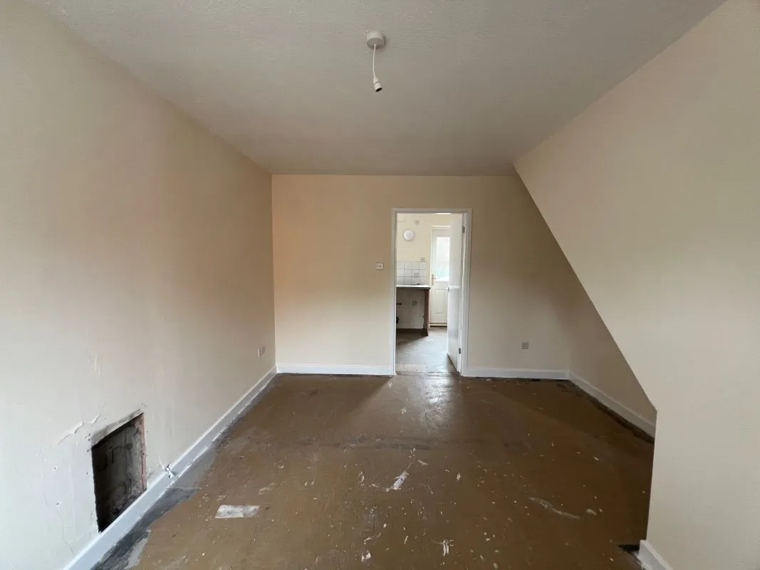 A 2 bedroom mid terraced property in Walsall.