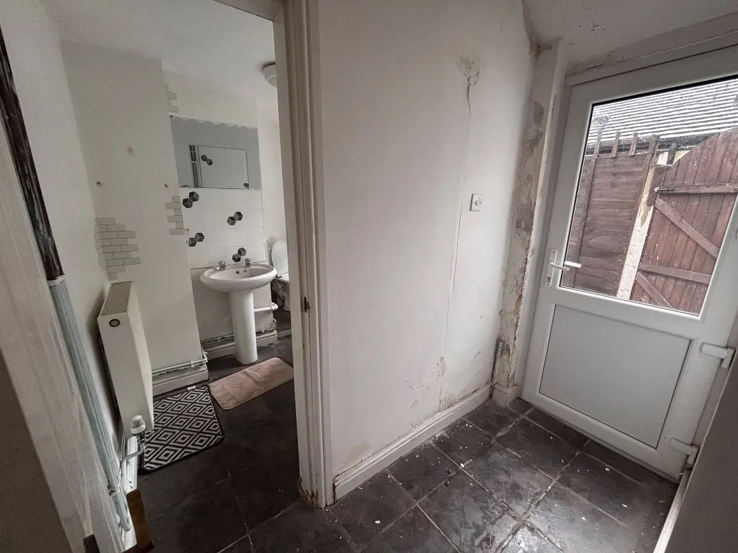3 bedroom mid terraced property in Stourbridge 