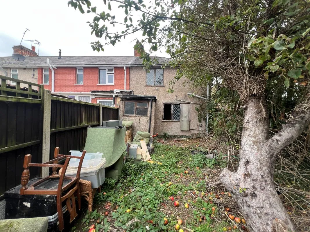 2 bedroom end terraced property in Bedworth