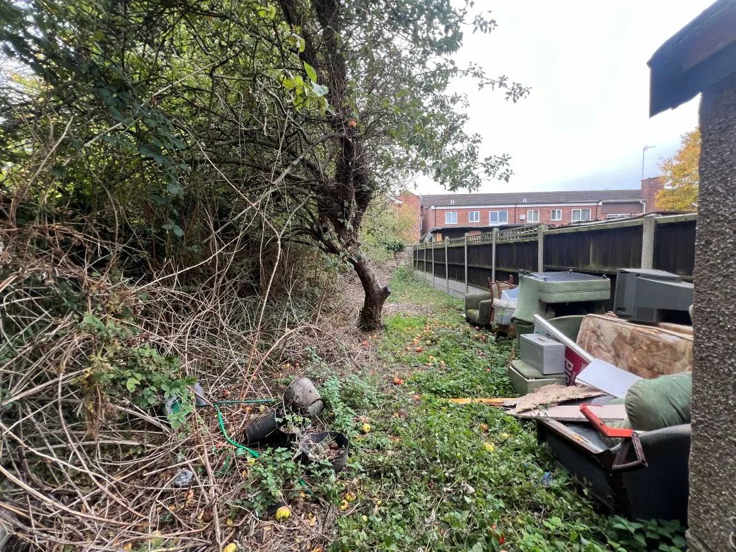 2 bedroom end terraced property in Bedworth