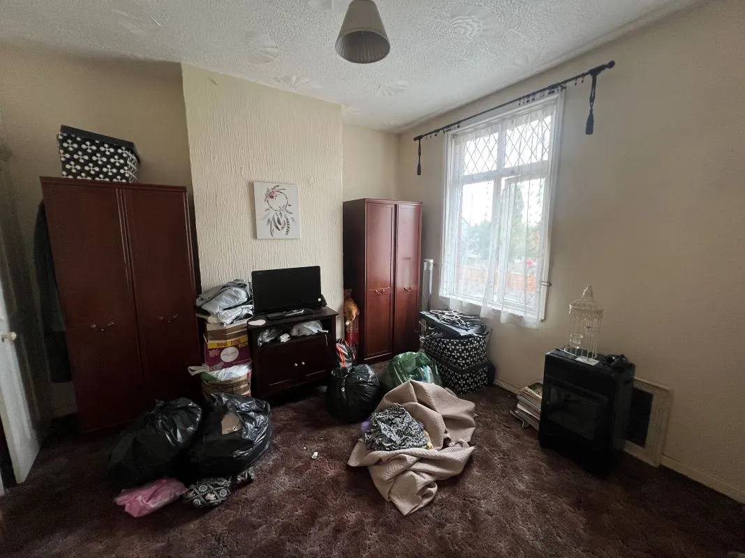 2 bedroom mid terraced property in Bilston