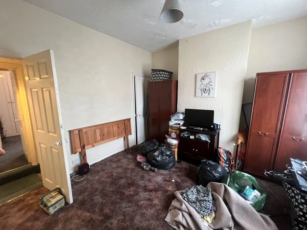 2 bedroom mid terraced property in Bilston