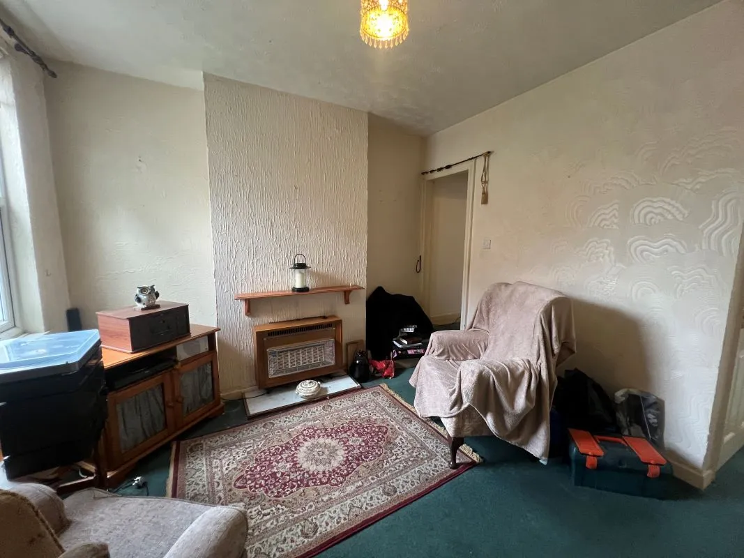 2 bedroom mid terraced property in Bilston