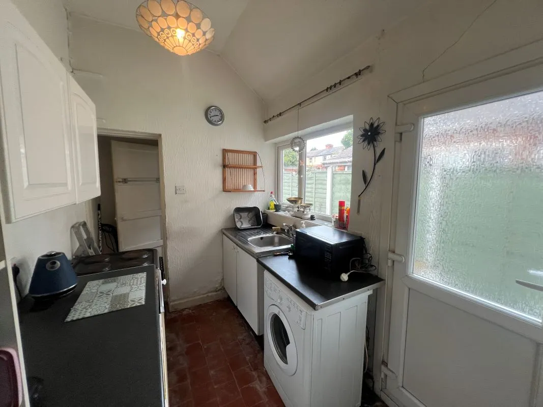 2 bedroom mid terraced property in Bilston