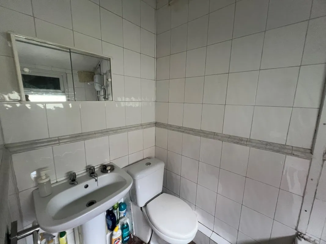 2 bedroom mid terraced property in Bilston