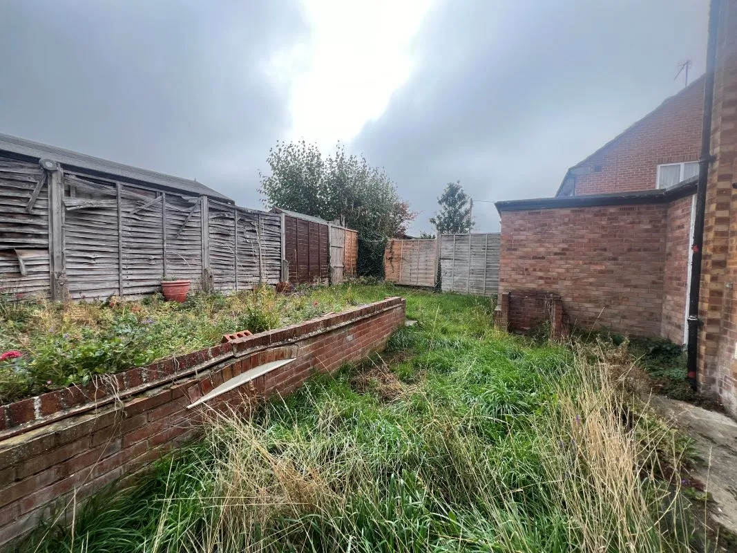 3 bedroom semi detached property in Stratford-upon-Avon