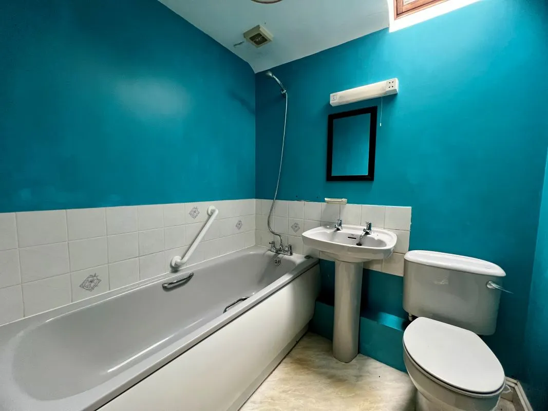 4 bedroom semi detached barn conversion in Salford