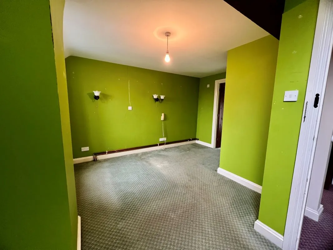 4 bedroom semi detached barn conversion in Salford