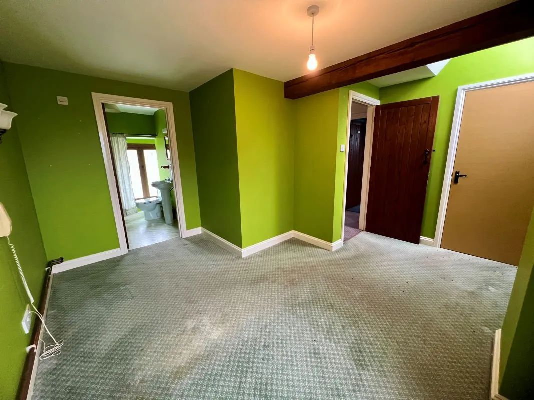 4 bedroom semi detached barn conversion in Salford