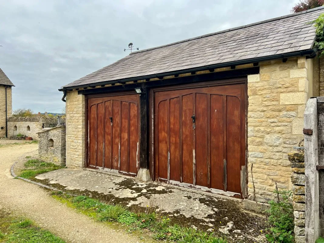 4 bedroom semi detached barn conversion in Salford