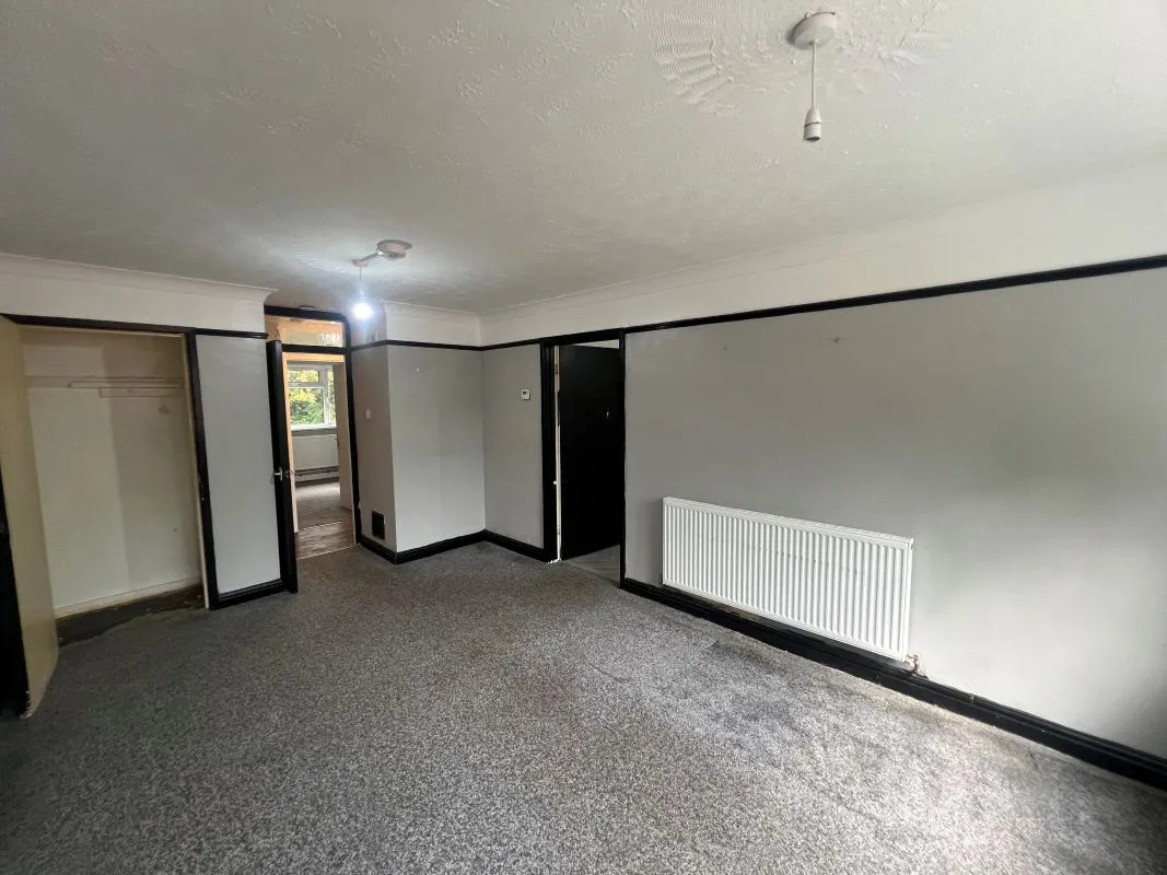 Vacant first floor flat in Cannock
