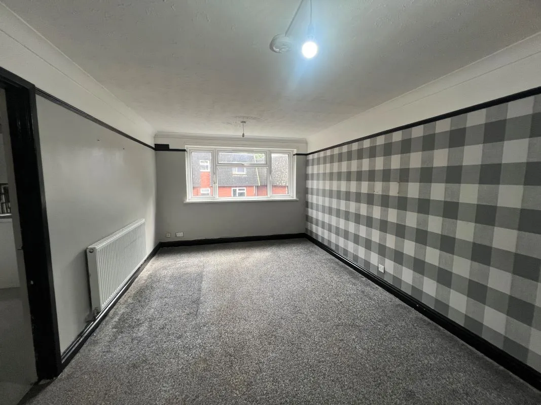 Vacant first floor flat in Cannock