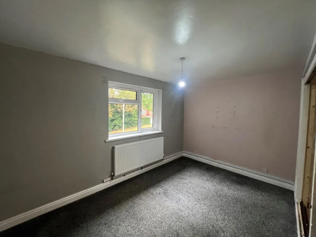 Vacant first floor flat in Cannock