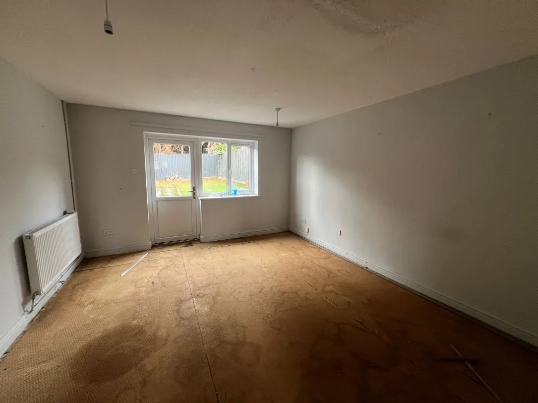 A 2 bedroom end terraced property in Coventry.