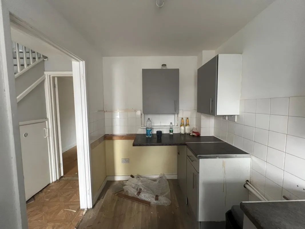 A 2 bedroom end terraced property in Coventry.