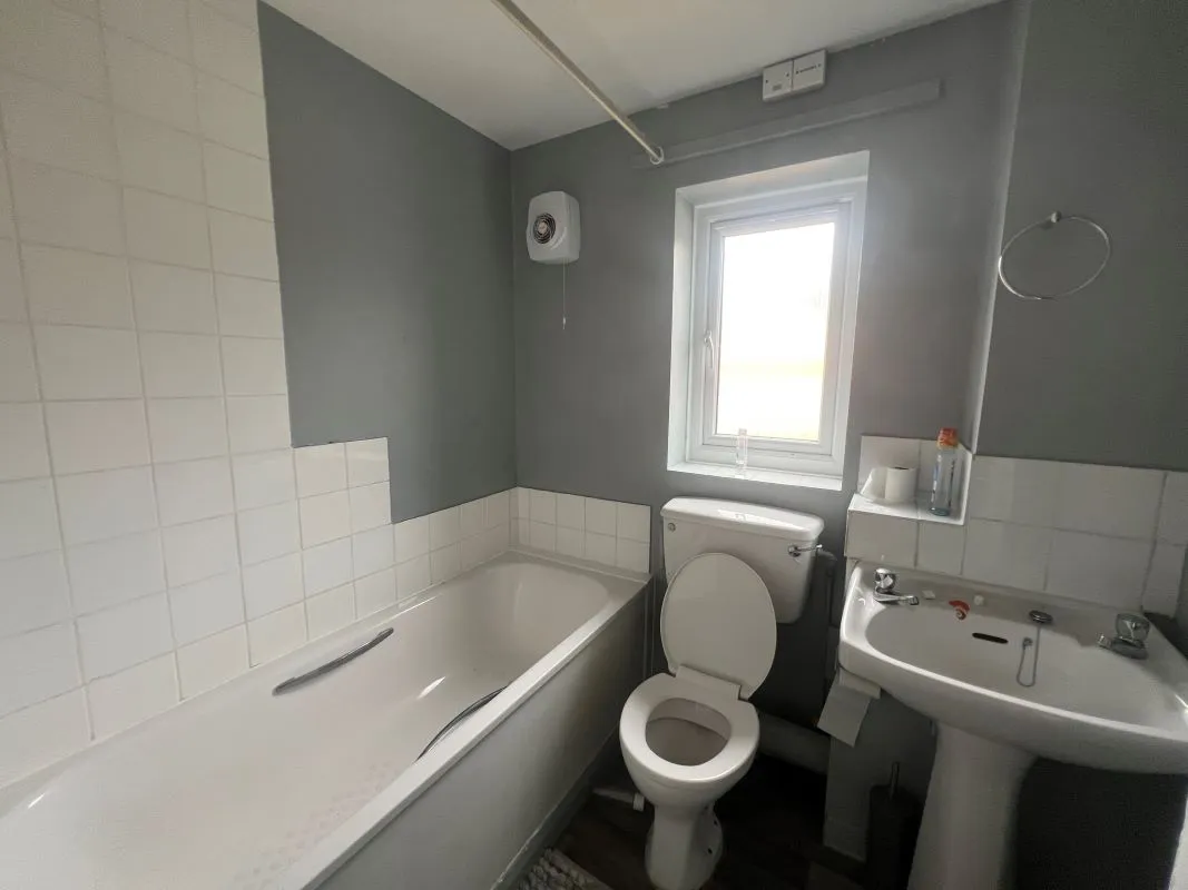 A 2 bedroom end terraced property in Coventry.