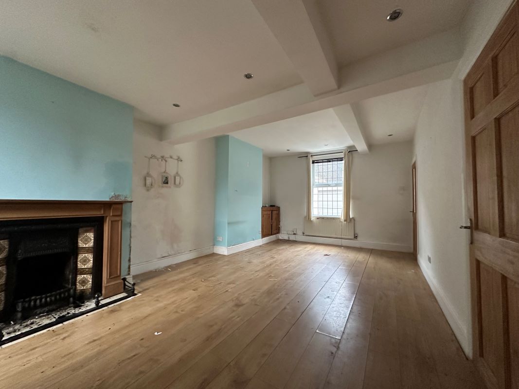 2 bedroom mid terraced house in Coalville