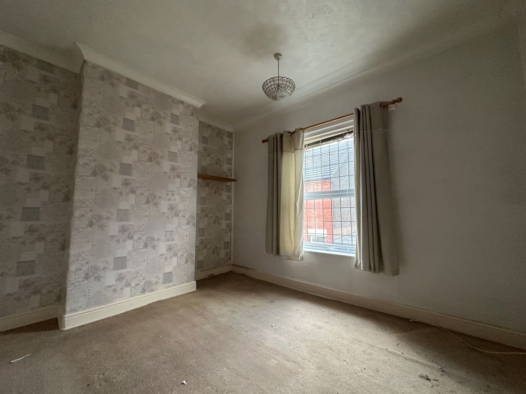 2 bedroom mid terraced house in Coalville