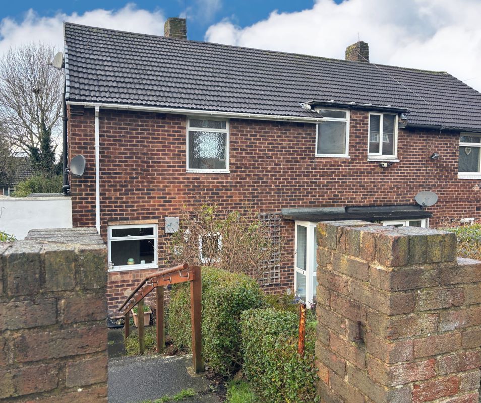 3 bedroom semi detached property in Rowley Regis