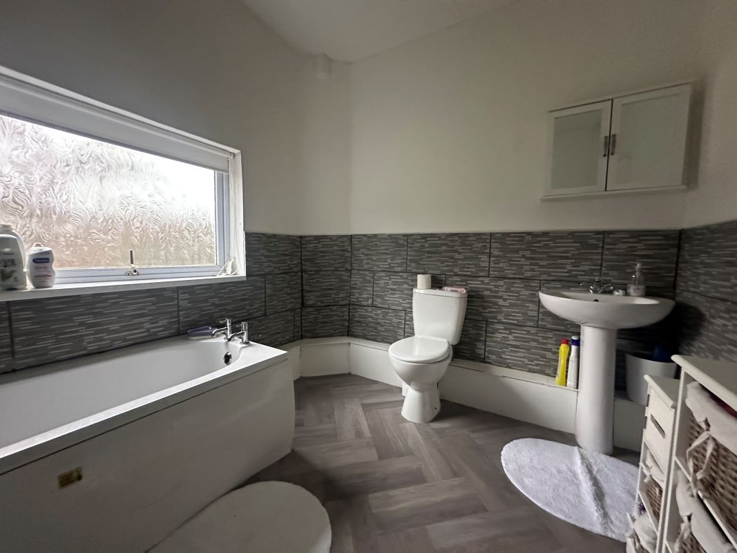 3 bedroom semi detached property in Oldbury. 