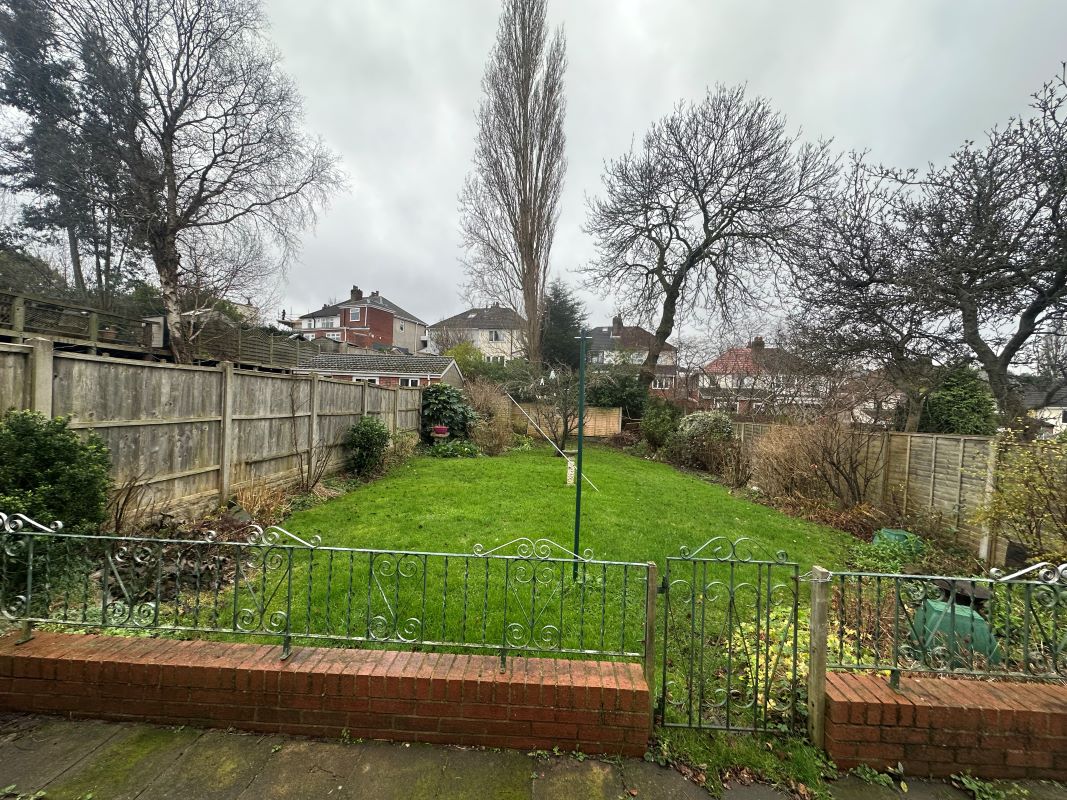 3 bedroom semi detached property in Oldbury. 