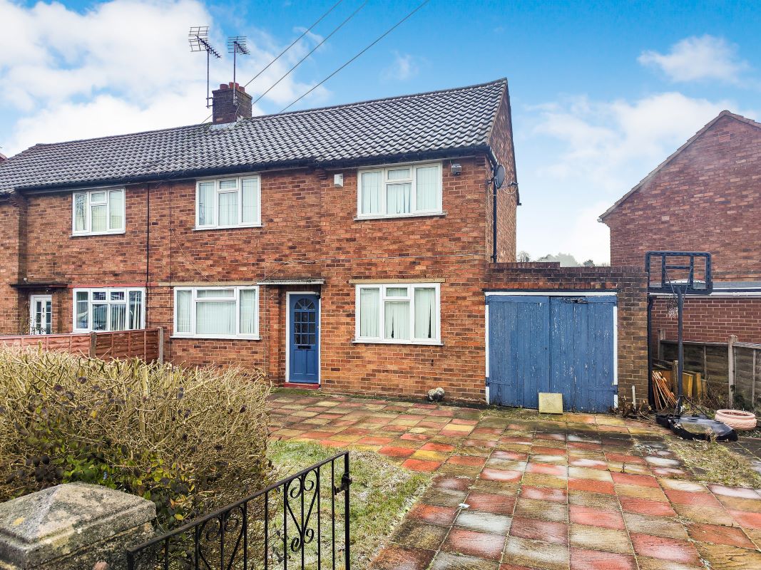 3 bedroom semi detached house in Dudley