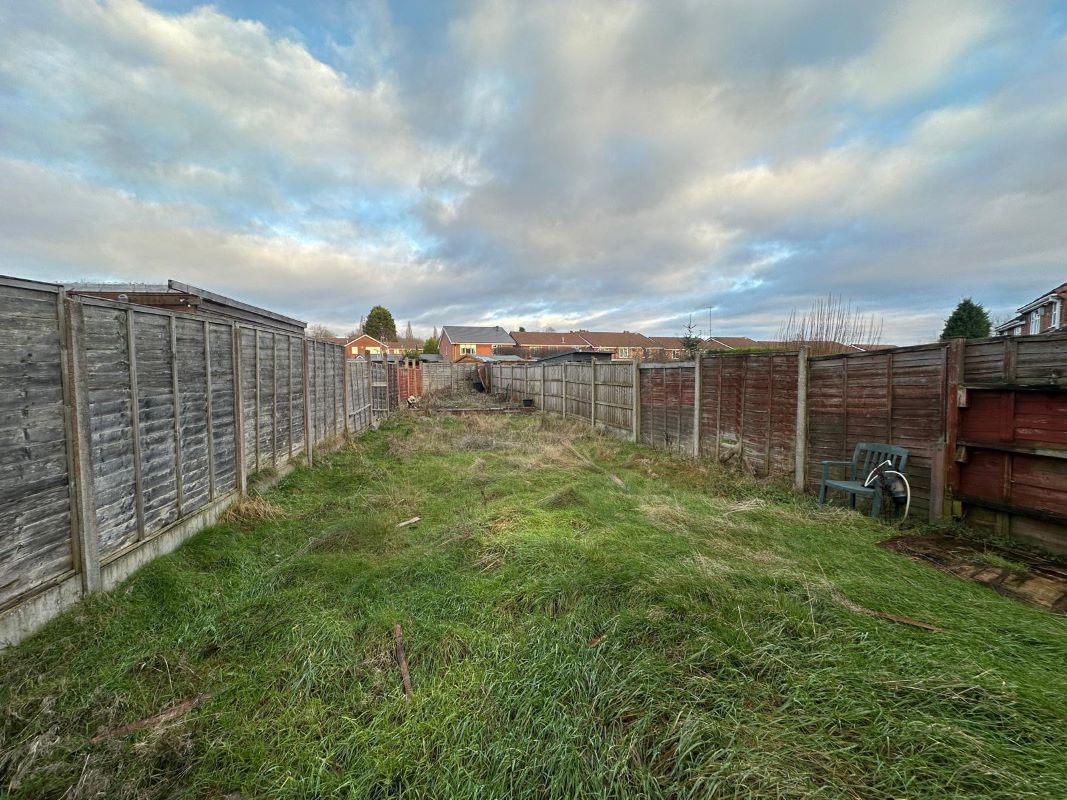 3 bedroom semi detached house in Dudley