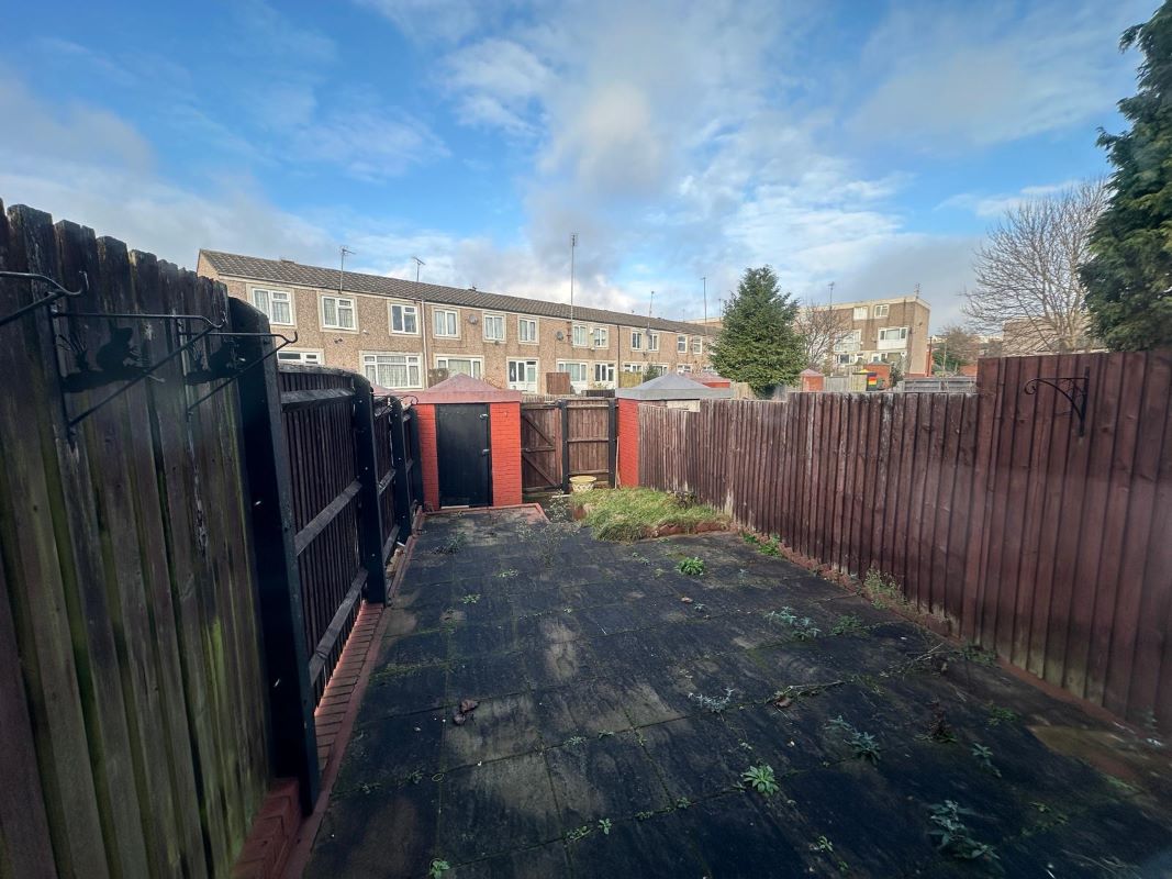 2 bedroom end terraced house in Birmingham 