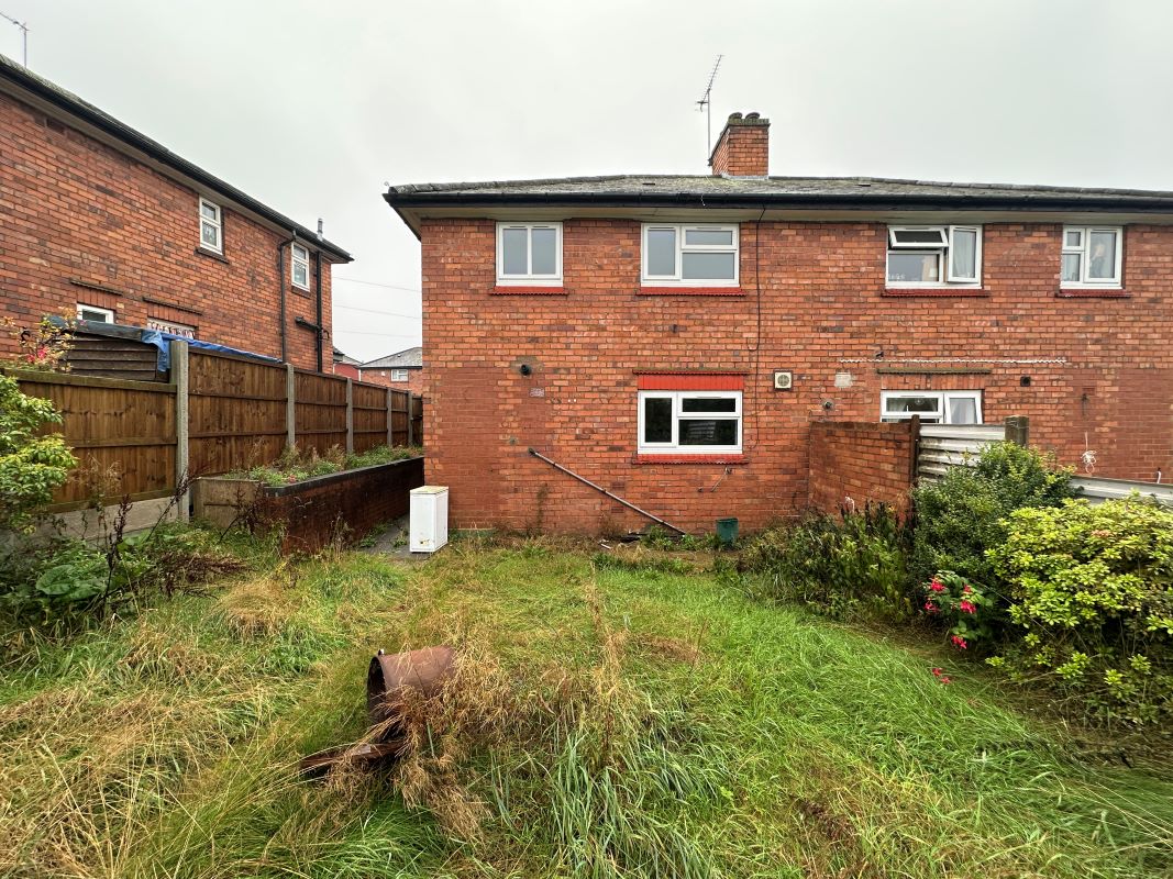 3 bedroom semi detached house in Dudley