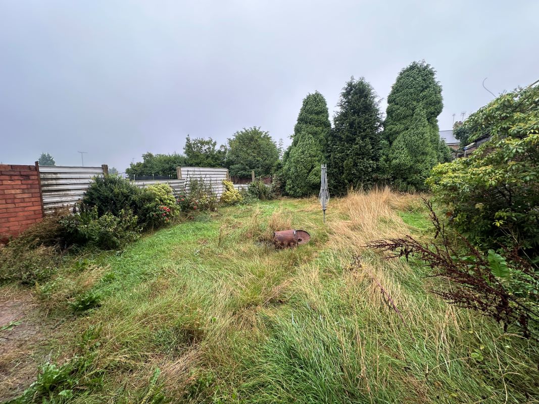3 bedroom semi detached house in Dudley