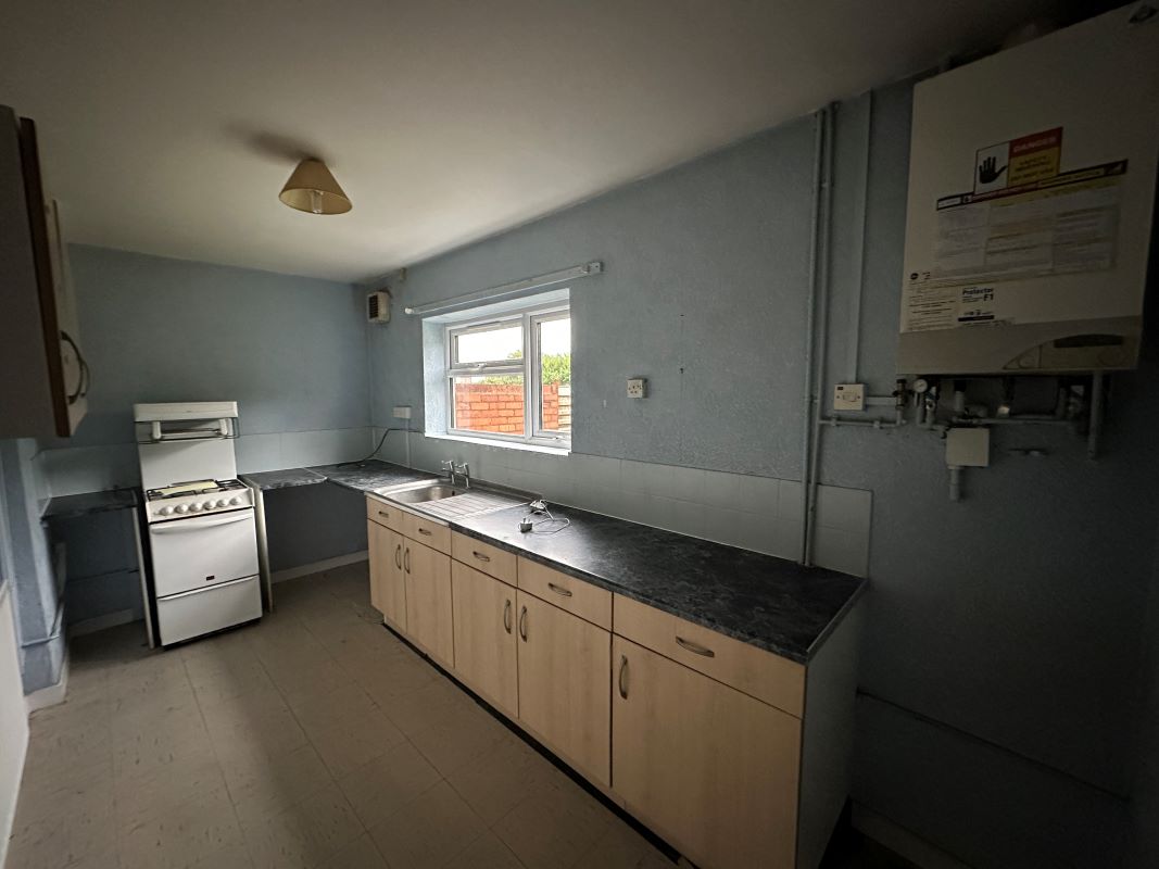 3 bedroom semi detached house in Dudley