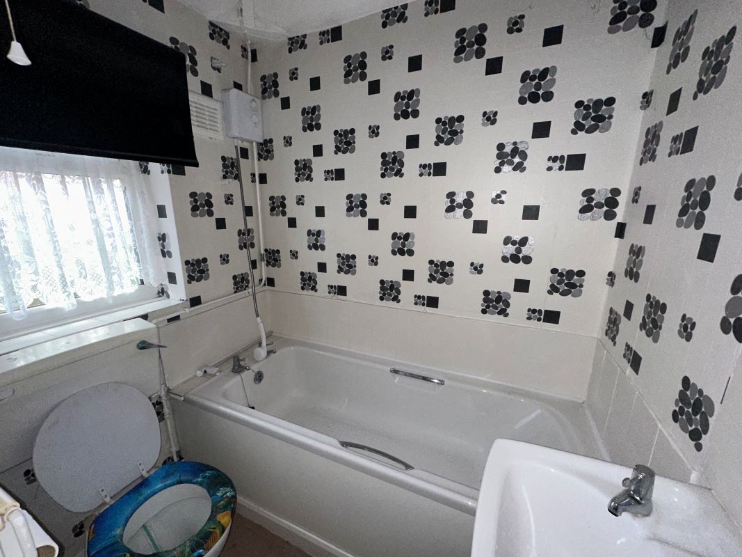 3 bedroom semi detached house in Dudley