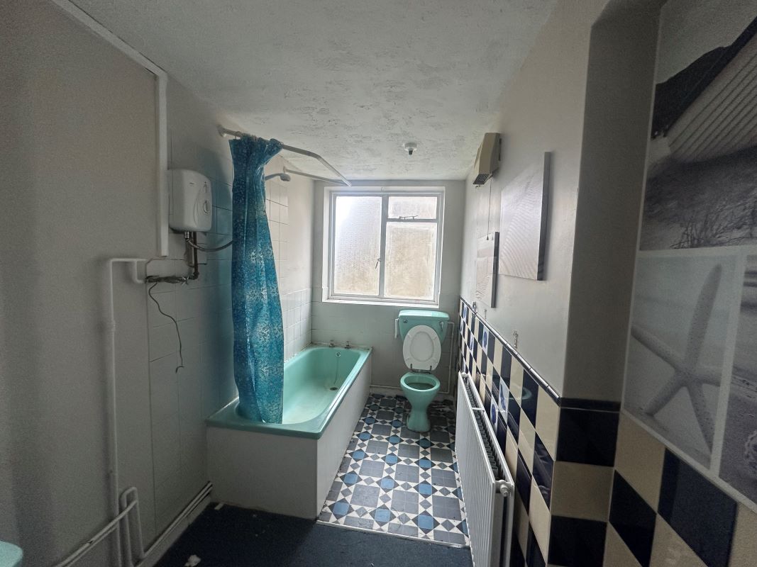 3 bedroom mid terraced house in Coventry 