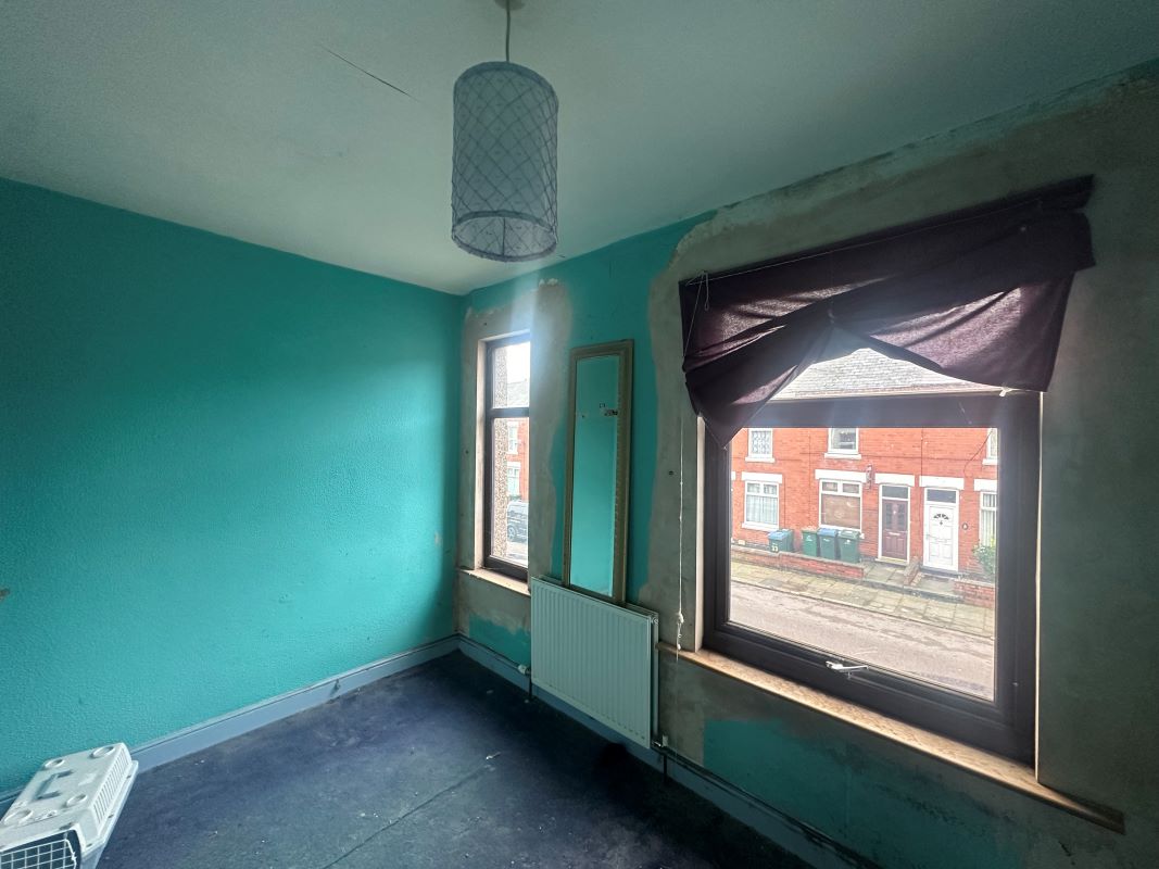 3 bedroom mid terraced house in Coventry 