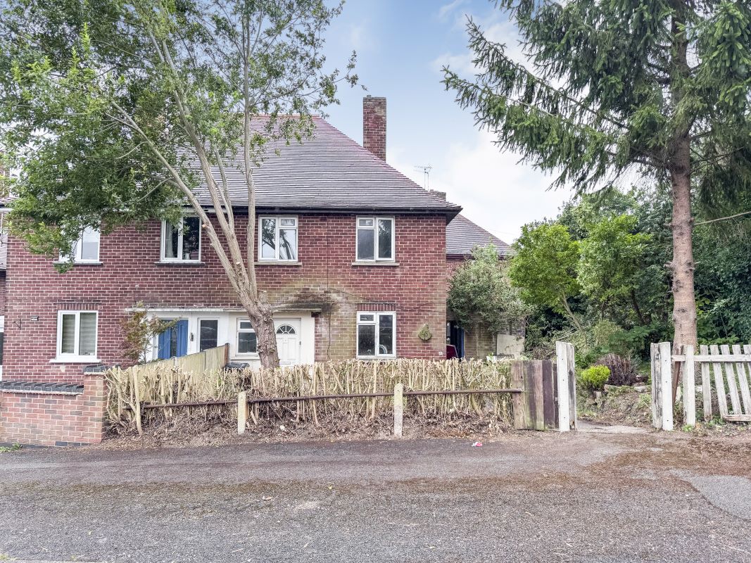 3 bedroom semi detached house in Ilkeston, Derbys.