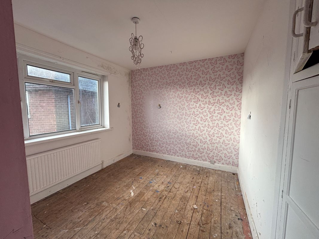 3 bedroom semi detached house in Ilkeston, Derbys.