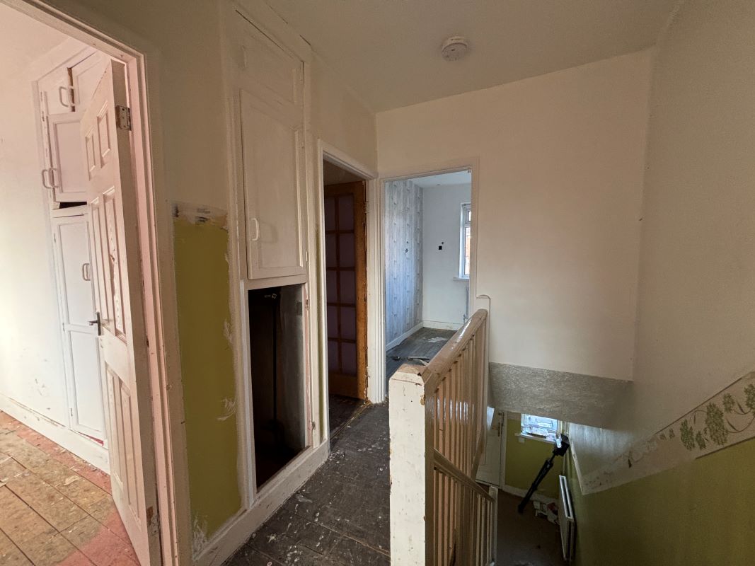 3 bedroom semi detached house in Ilkeston, Derbys.