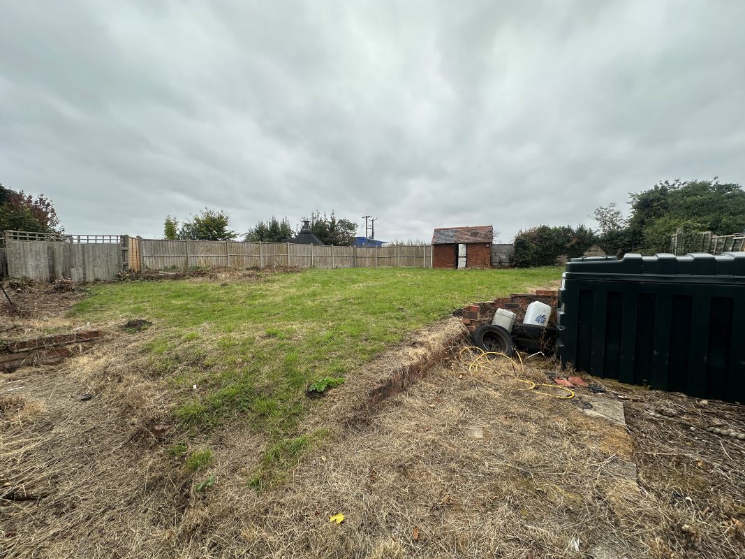 3 bedroom semi detached house in Solihull 