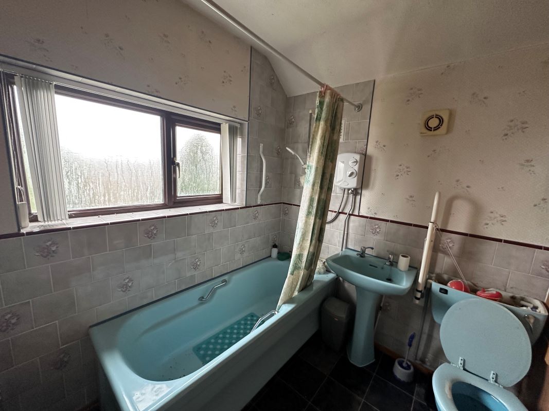 3 bedroom detached house in Rednal