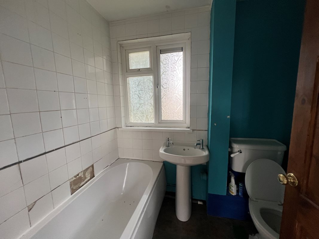 3 bedroom semi detached house in Wolverhampton
