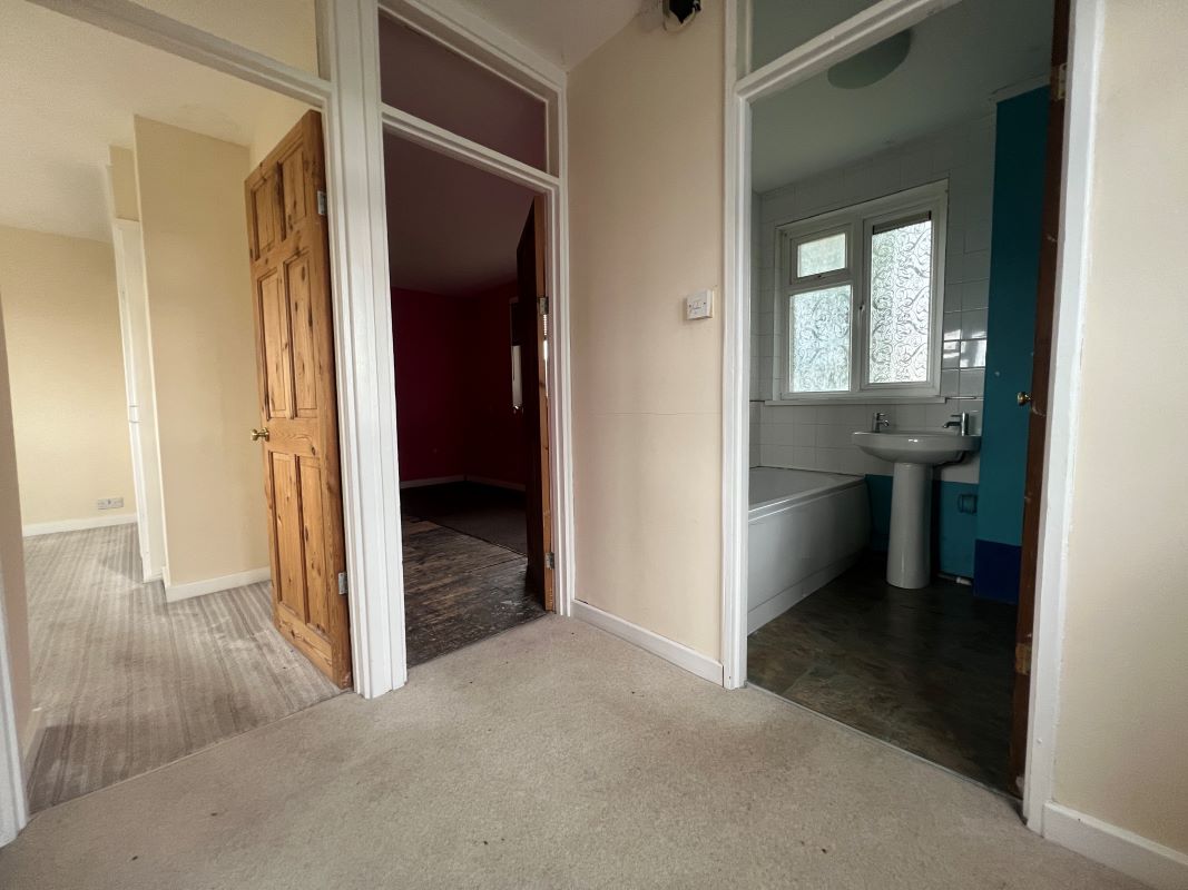 3 bedroom semi detached house in Wolverhampton