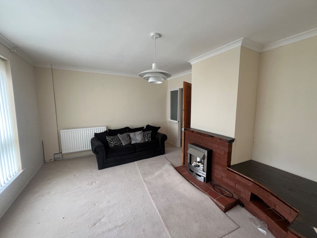 3 bedroom semi detached house in Wolverhampton