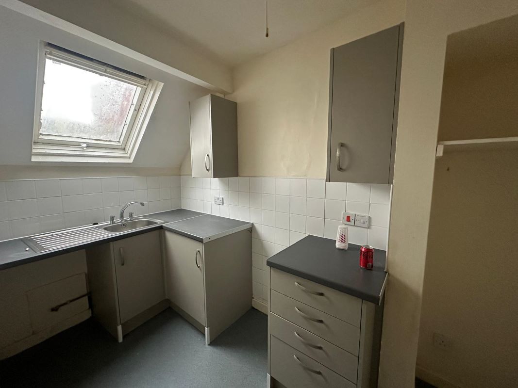 1 bedroom second floor flat in Tipton 
