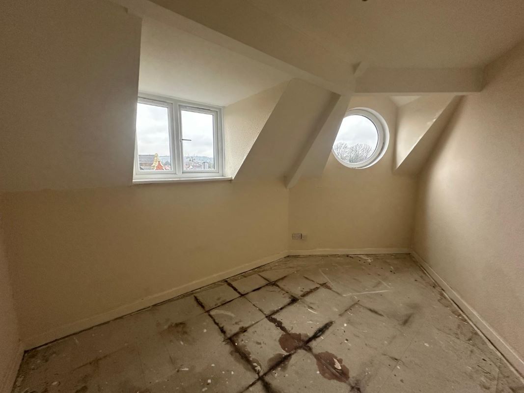 1 bedroom second floor flat in Tipton 