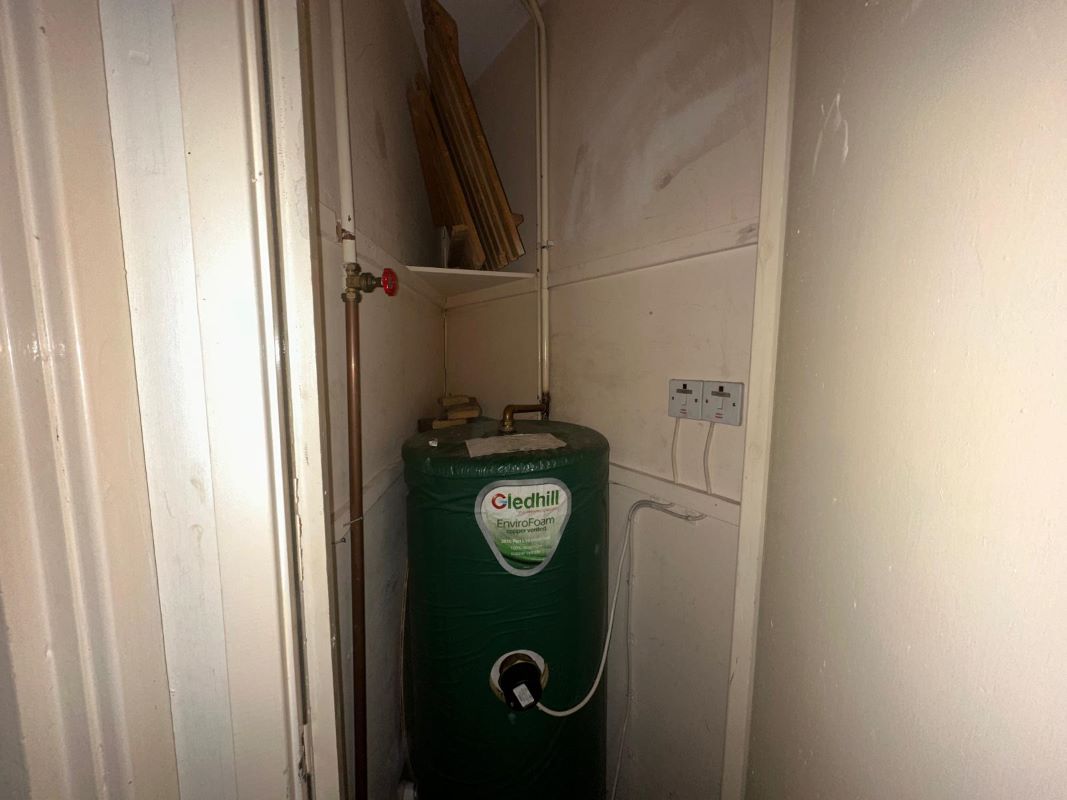 1 bedroom second floor flat in Tipton 