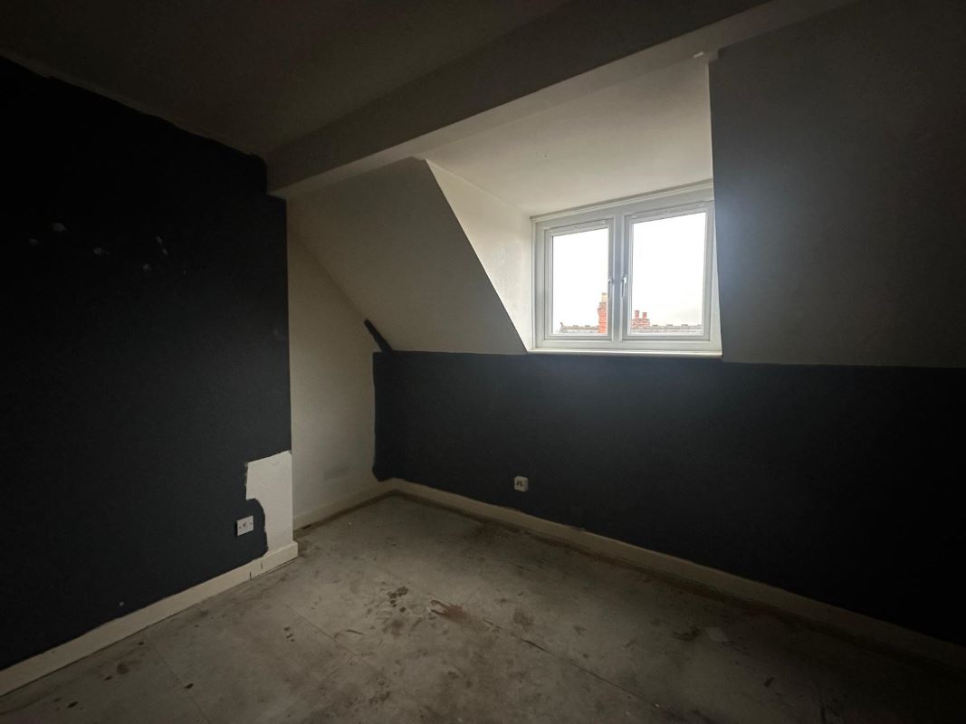 1 bedroom second floor flat in Tipton 