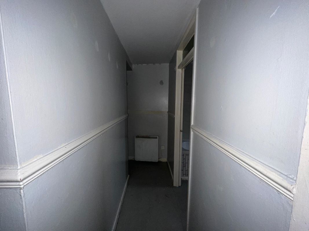 4 bedroom three storey mid terraced property in Walsall 