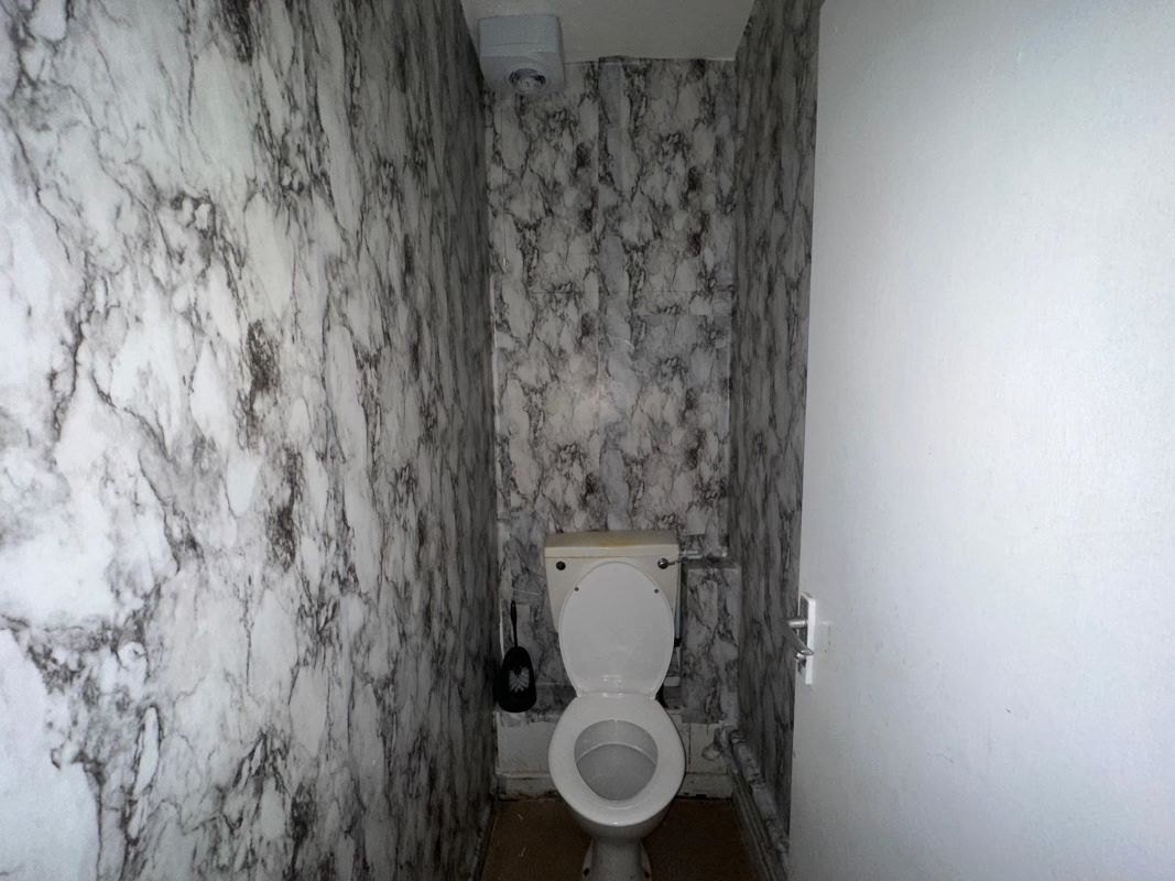 4 bedroom three storey mid terraced property in Walsall 