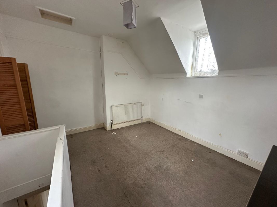 2 bedroom mid terraced house in Chesterfield