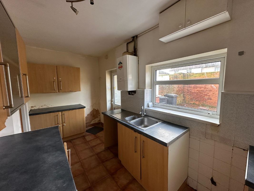 2 bedroom mid terraced house in Chesterfield